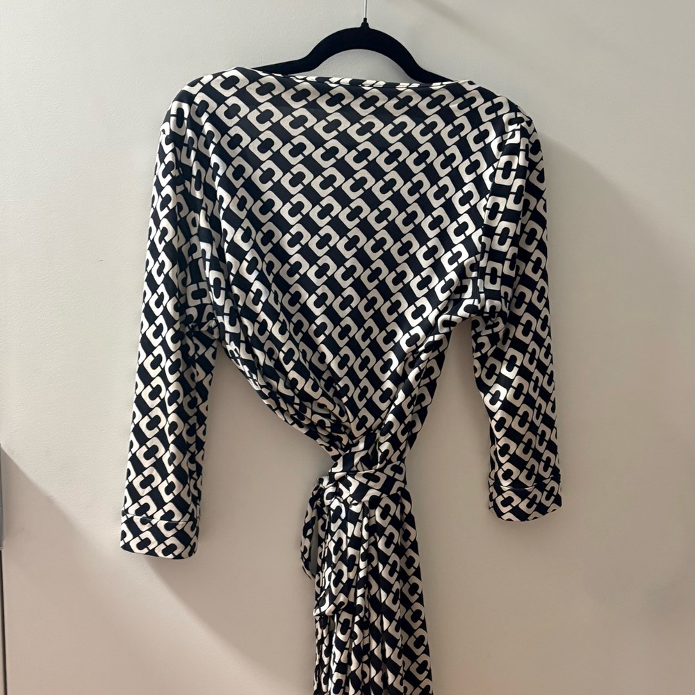 DVF Jeanne Silk Jersey Wrap Dress | Size 14 - Picture 6 of 6